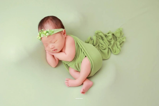 玉环宝宝拍嗝吐奶